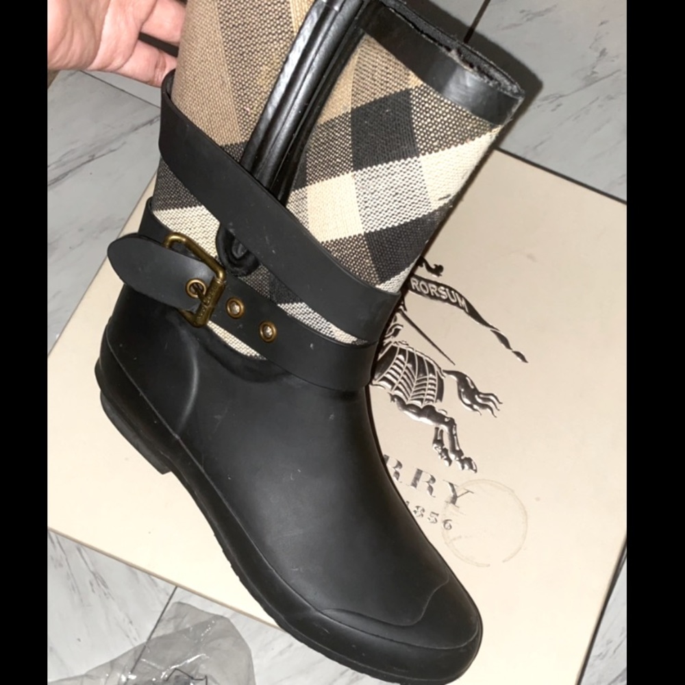 Authentic Burberry Rainboots